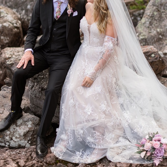 Madi Lane Janae bridal gown - Picture 5 of 10